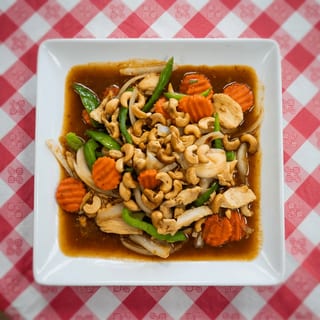 Chicken with Cashew Nuts
